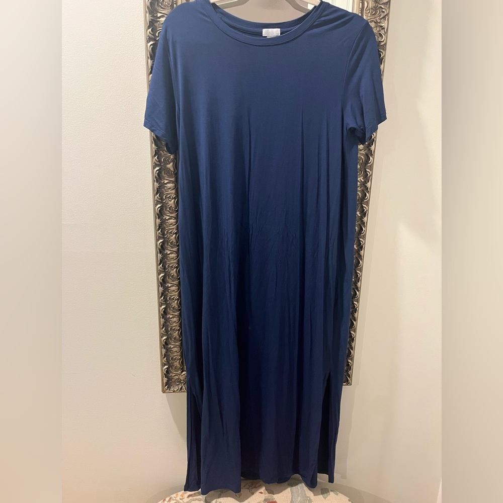 Size Medium excellent condition Lake Pajama midi day dress in Navy